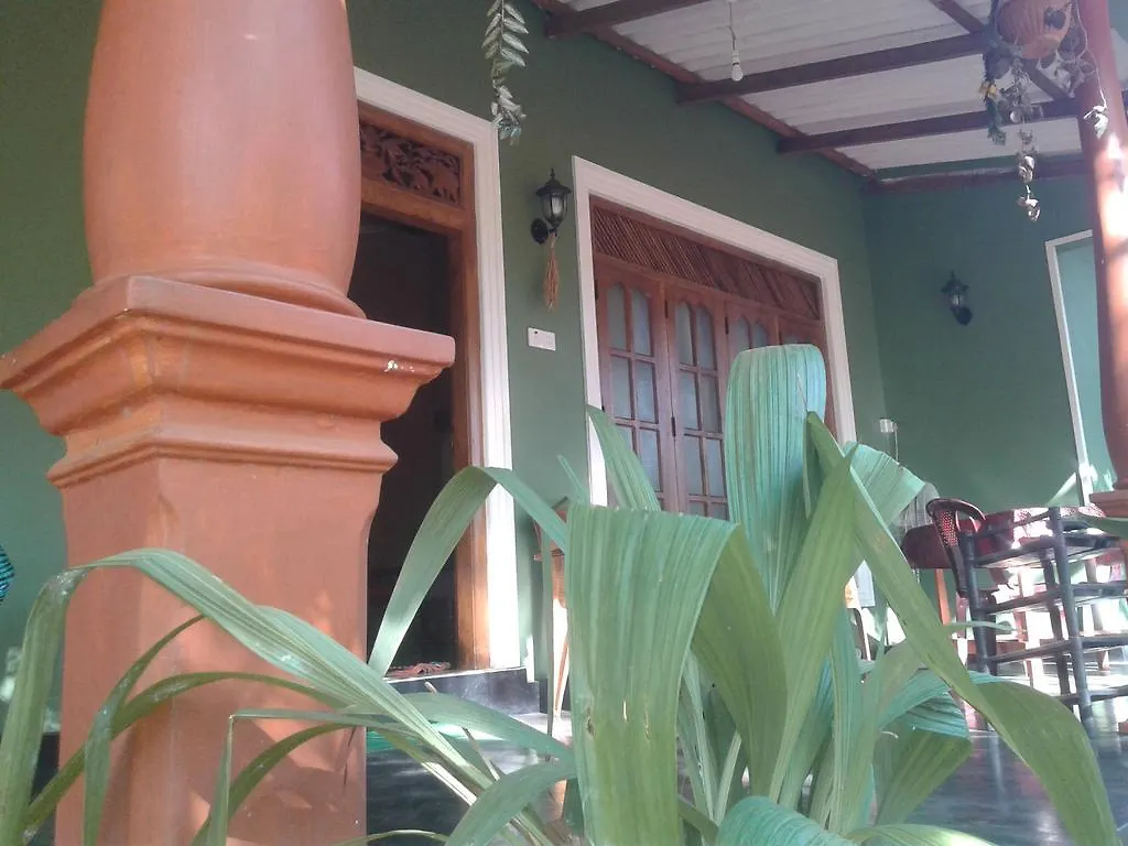 Δωμάτια σε οικογενειακή κατοικία Green Bamboo House Σιγκιρίγια